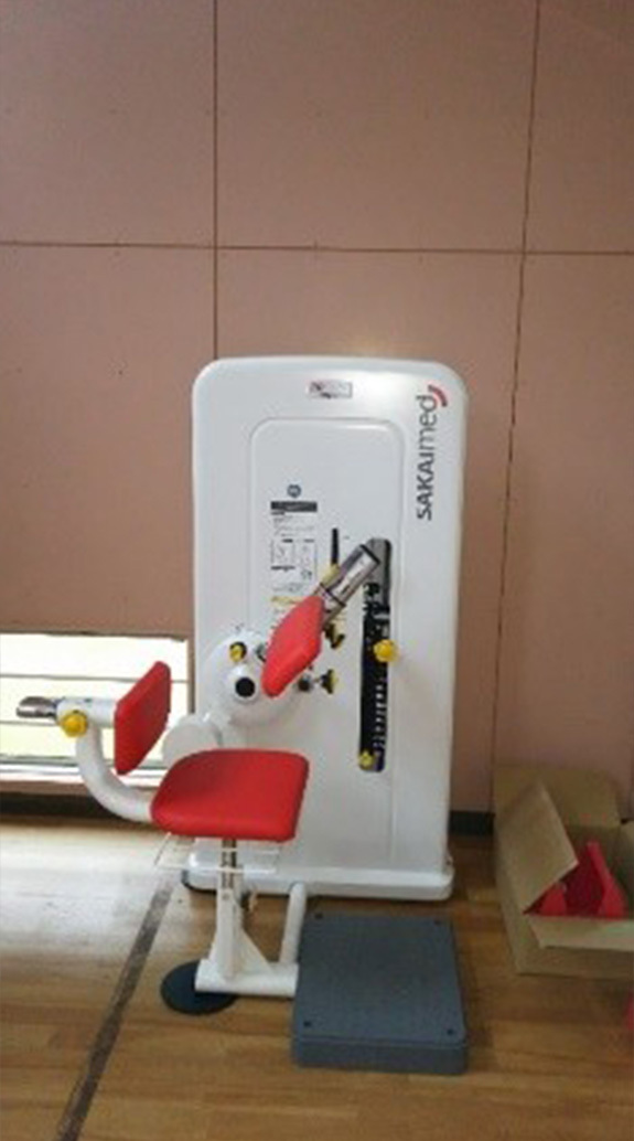 パワーリハビリテーションのマシーンを使用した訓練が受けられます。